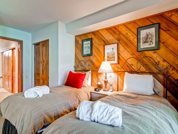 Spacious Beaver Creek Townhome Near Ski Lift & Village