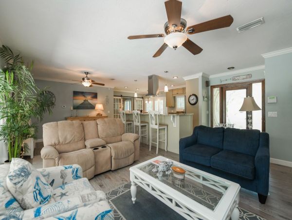 Stunning Three Bedroom Vacation Rental on Holmes Beach
