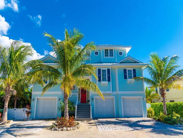 Holmes Beach Rental 6 Bedroom Rental Walk to Beach