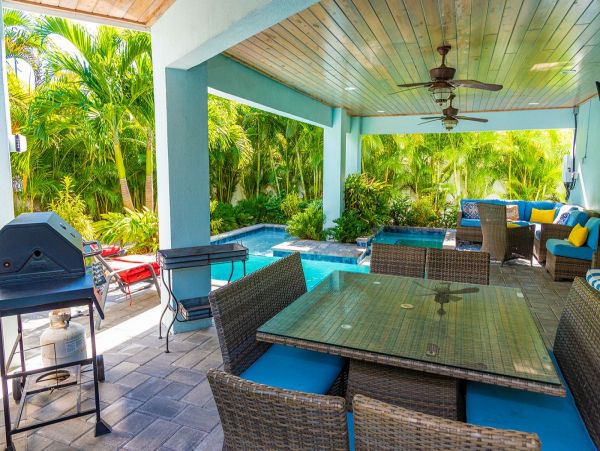 Holmes Beach Rental 6 Bedroom Rental Walk to Beach