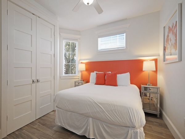 Anna Maria Luxury Vacation Home One Minute Walk to Beach