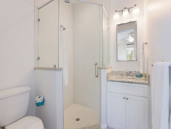 Anna Maria Luxury Vacation Home One Minute Walk to Beach