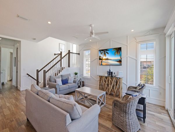 Anna Maria Luxury Vacation Home One Minute Walk to Beach
