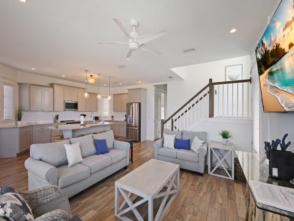 Anna Maria Luxury Vacation Home One Minute Walk to Beach