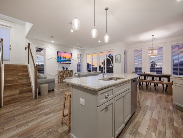 Anna Maria Luxury Vacation Home One Minute Walk to Beach