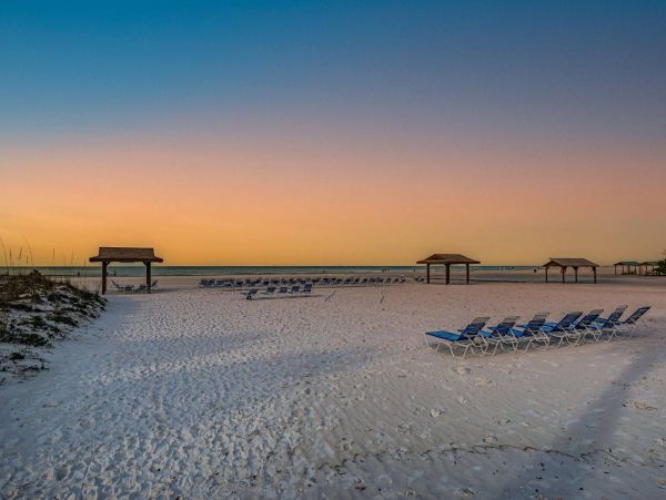 Beachside Two Bedroom Vacation Rental in Siesta Key