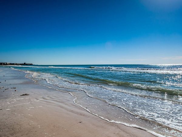 Beachside Two Bedroom Vacation Rental in Siesta Key
