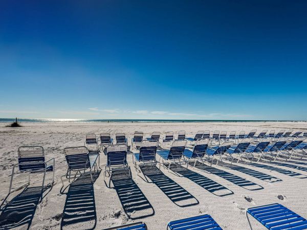 Beachside Two Bedroom Vacation Rental in Siesta Key