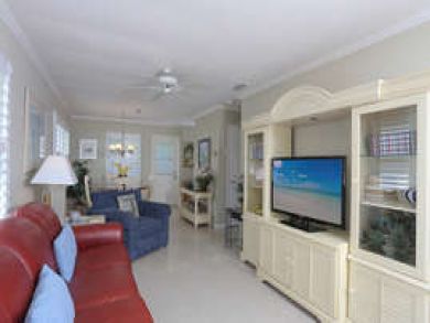Open Living & Dining Area Open Living & Dining Area