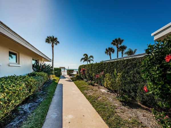 2 bedroom Unit on Siesta Beach
