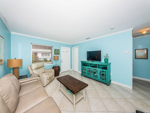 2 bedroom Unit on Siesta Beach