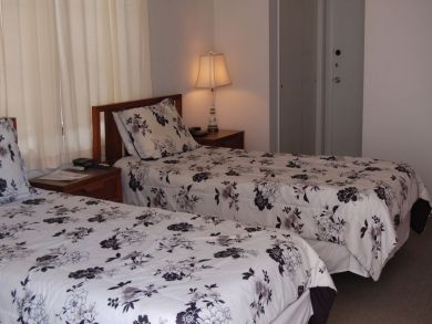 Value One Bedroom Vacation Condo Sleeps 2 Walk to Beach