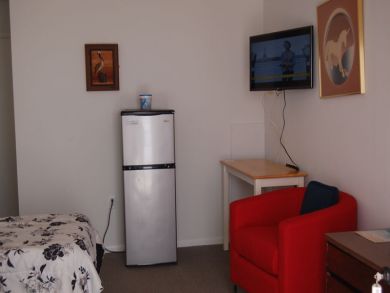 Value One Bedroom Vacation Condo Sleeps 2 Walk to Beach