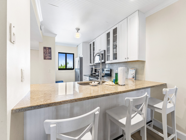 Siesta Key Just Remodeled Two Bedroom Vacation Condo
