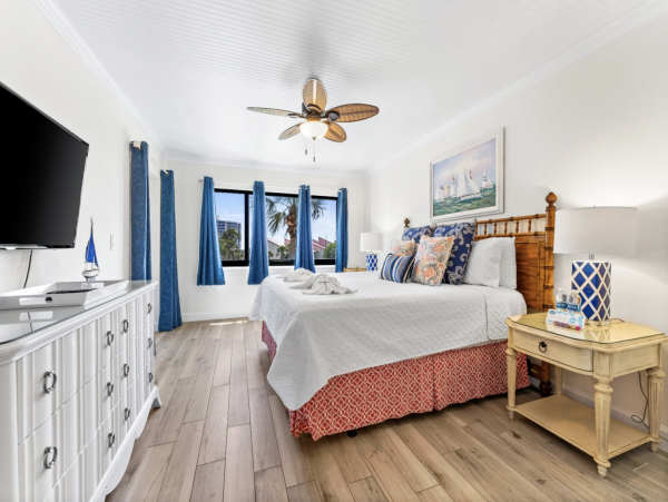 Siesta Key Just Remodeled Two Bedroom Vacation Condo