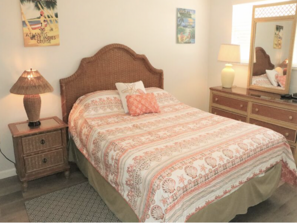 Six Bedroom Value Rental Siesta Key & Pool