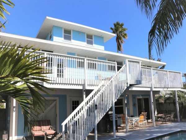Six Bedroom Value Rental Siesta Key & Pool