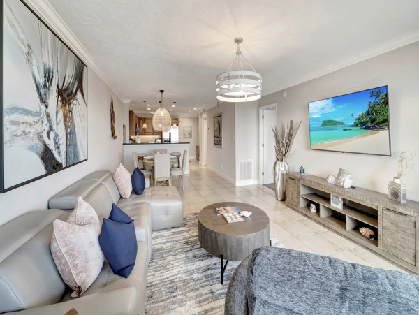 Siesta Key Vacation Condo Walk to Beaches!
