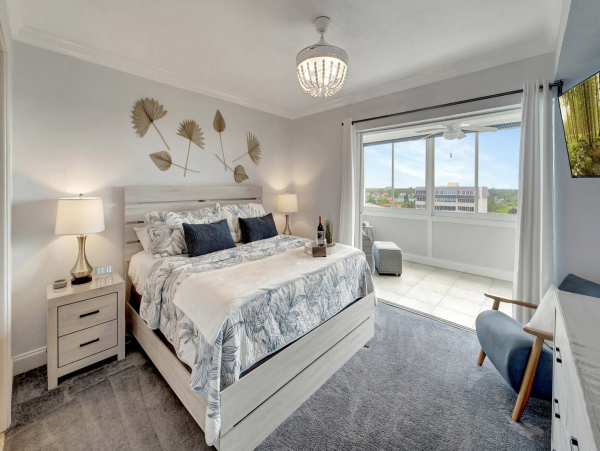 Siesta Key Vacation Condo Walk to Beaches!
