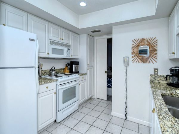 Bayfront Two Bedroom Rental Condo in Siesta Key