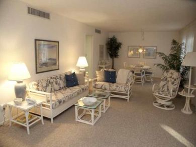 Siesta Key Vacation Condo Walk to Beach Sleeps Six Guests