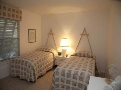 Siesta Key Vacation Condo Walk to Beach Sleeps Six Guests