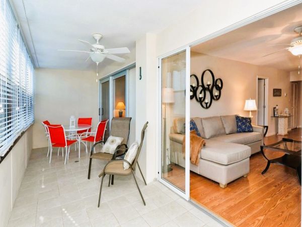 Siesta Key Vacation Condo Two Bedroom Walk to Beach