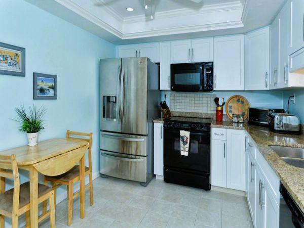 Siesta Key Vacation Condo Two Bedroom Walk to Beach