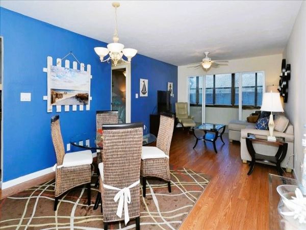Siesta Key Vacation Condo Two Bedroom Walk to Beach
