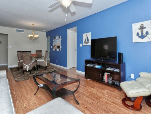 Siesta Key Vacation Condo Two Bedroom Walk to Beach