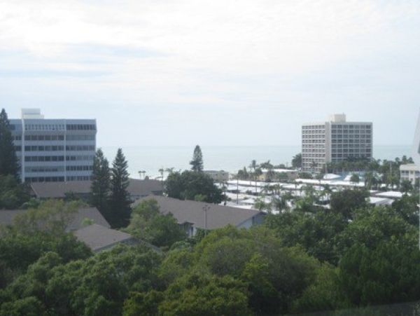 Gulf View 2 Bedroom Condo Communal Pool & Tennis Court