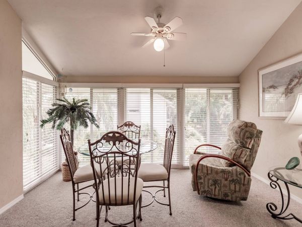 Cozy Two Bedroom Condo in Siesta Key Steps to the Beach