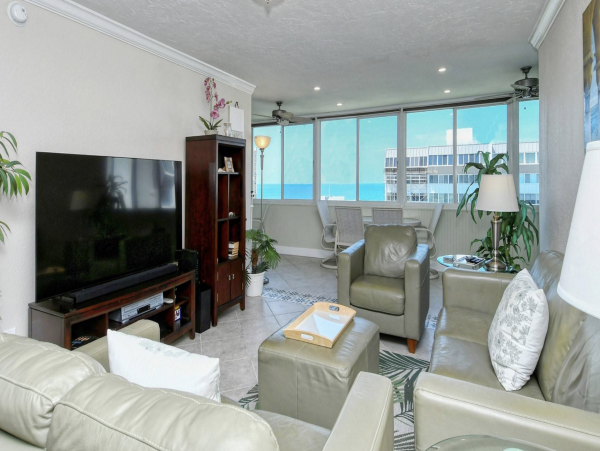 Only 175 Yards From Crescent Beach 175 yards Crescent Beach.