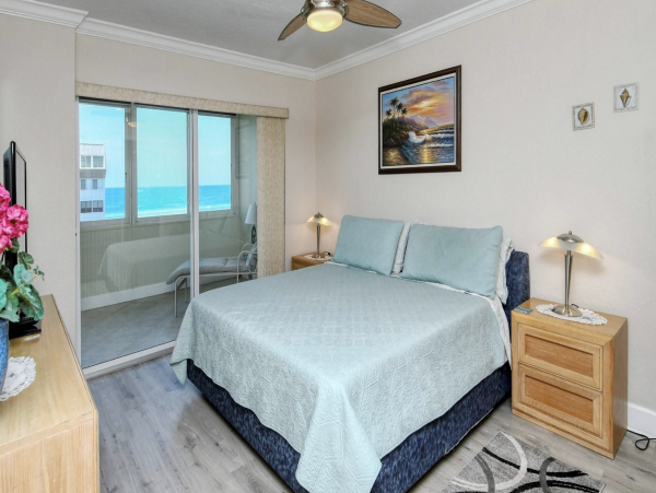 Only 175 Yards From Crescent Beach 175 yards Crescent Beach.