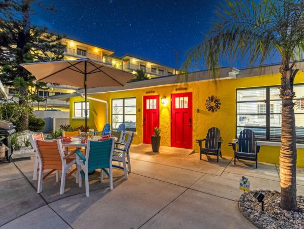 Siesta Key Two Bedroom Coastal Vacation Rental