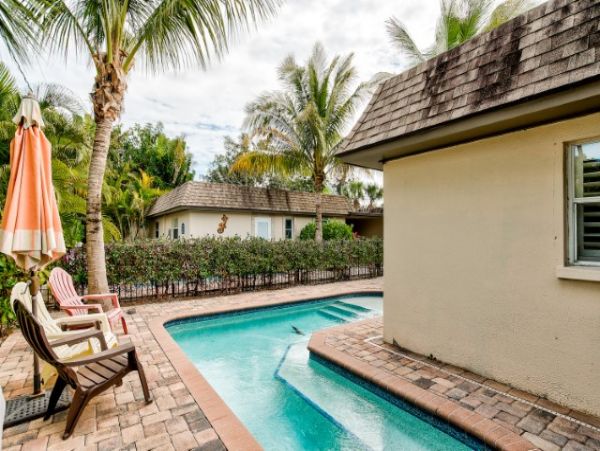 Siesta Key Walk to Beach 2 Bedroom Vacation Duplex