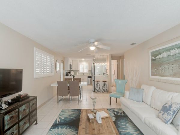 Siesta Key Walk to Beach 2 Bedroom Vacation Duplex