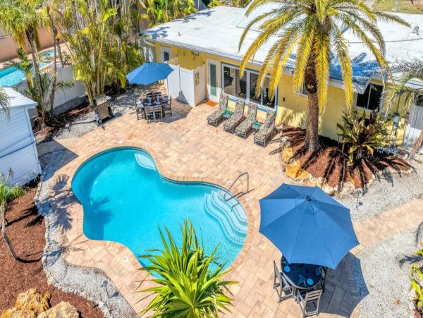 Luxury Siesta Key Vacation Rental with Pool Near Beach