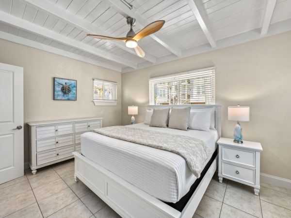 Luxury Siesta Key Vacation Rental with Pool Near Beach