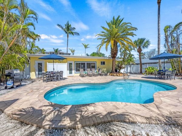 Luxury Siesta Key Vacation Rental with Pool Near Beach