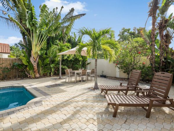Rent 1 Villa or Both Villas on Siesta Key Combined Sleeps 12