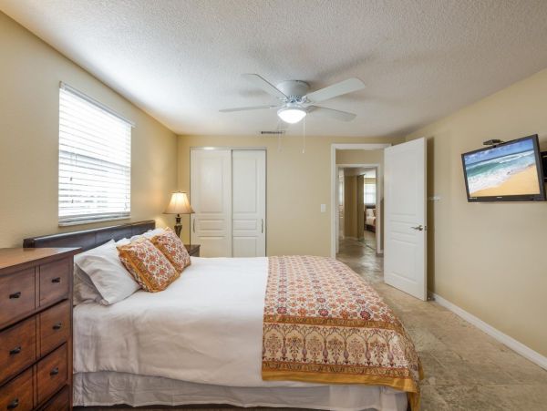 Rent 1 Villa or Both Villas on Siesta Key Combined Sleeps 12