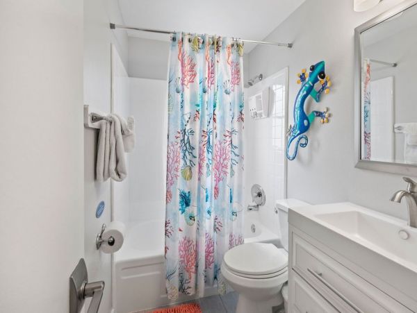 Charming 2 Bedroom Cottage Siesta Key Walk to Beach