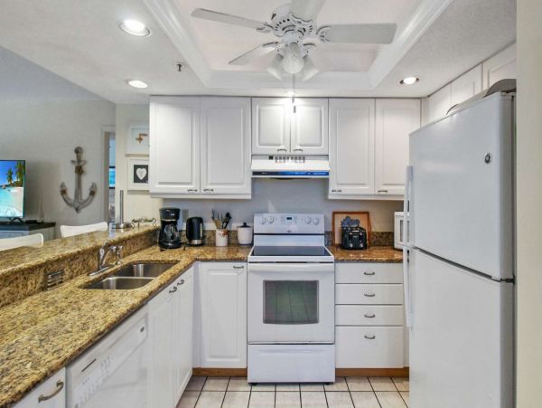 Two Bedroom Short Walk Vacation Rental in Siesta Key