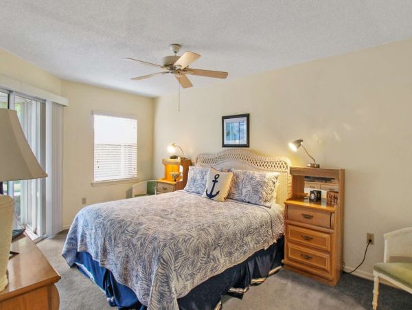 Two Bedroom Short Walk Vacation Rental in Siesta Key