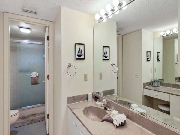 Two Bedroom Short Walk Vacation Rental in Siesta Key