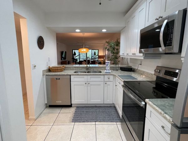 A Great Siesta Key 2 Bedroom Vacation Condo