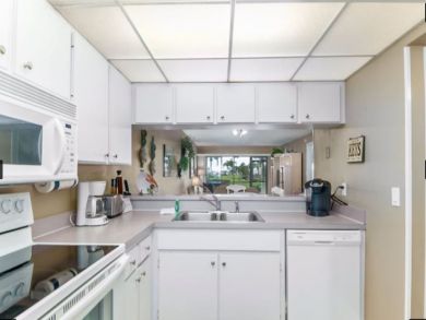 Siesta Key Vacation Condo 2 Bedrooms Sleeps Four Guests.