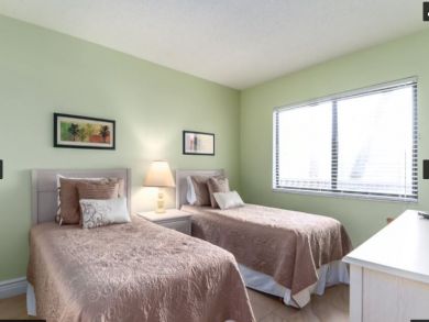 Siesta Key Vacation Condo 2 Bedrooms Sleeps Four Guests.