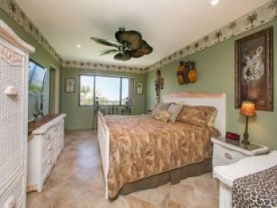 Siesta Key Vacation Condo Sleeps Four Guests.